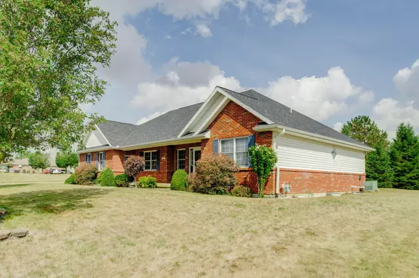 Anna, OH 45302,101 Sapphire Street