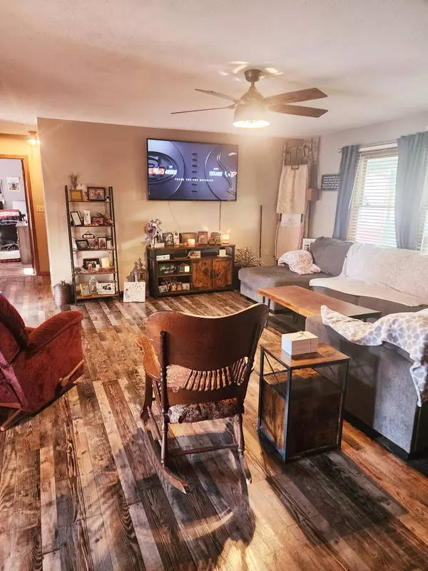 De Graff, OH 43318,572 S Main Street