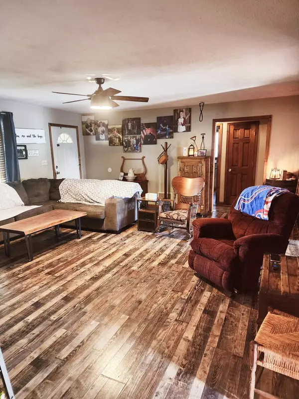 De Graff, OH 43318,572 S Main Street