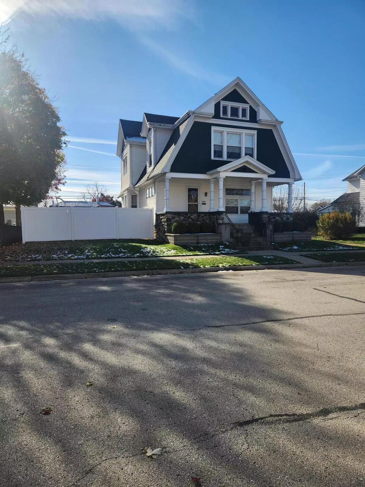 Arcanum, OH 45304,206 W George