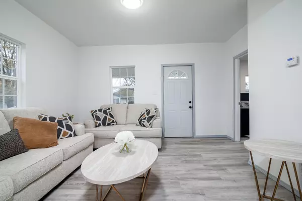 London, OH 43140,15 E Stewart Avenue