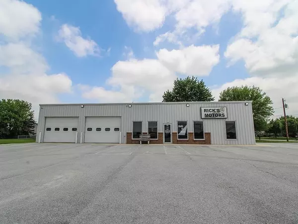 1202 Lincoln Highway, Wapakoneta, OH 45895