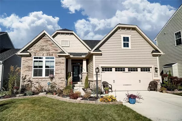 6306 WillowOak Drive, Tipp City, OH 45371