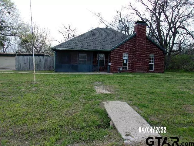 106 S Taylor Street, Ladonia, TX 75449