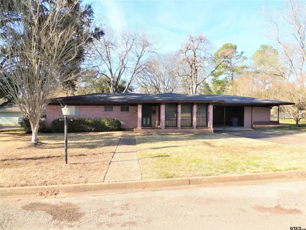 910 E Mimosa, Crockett, TX 75835