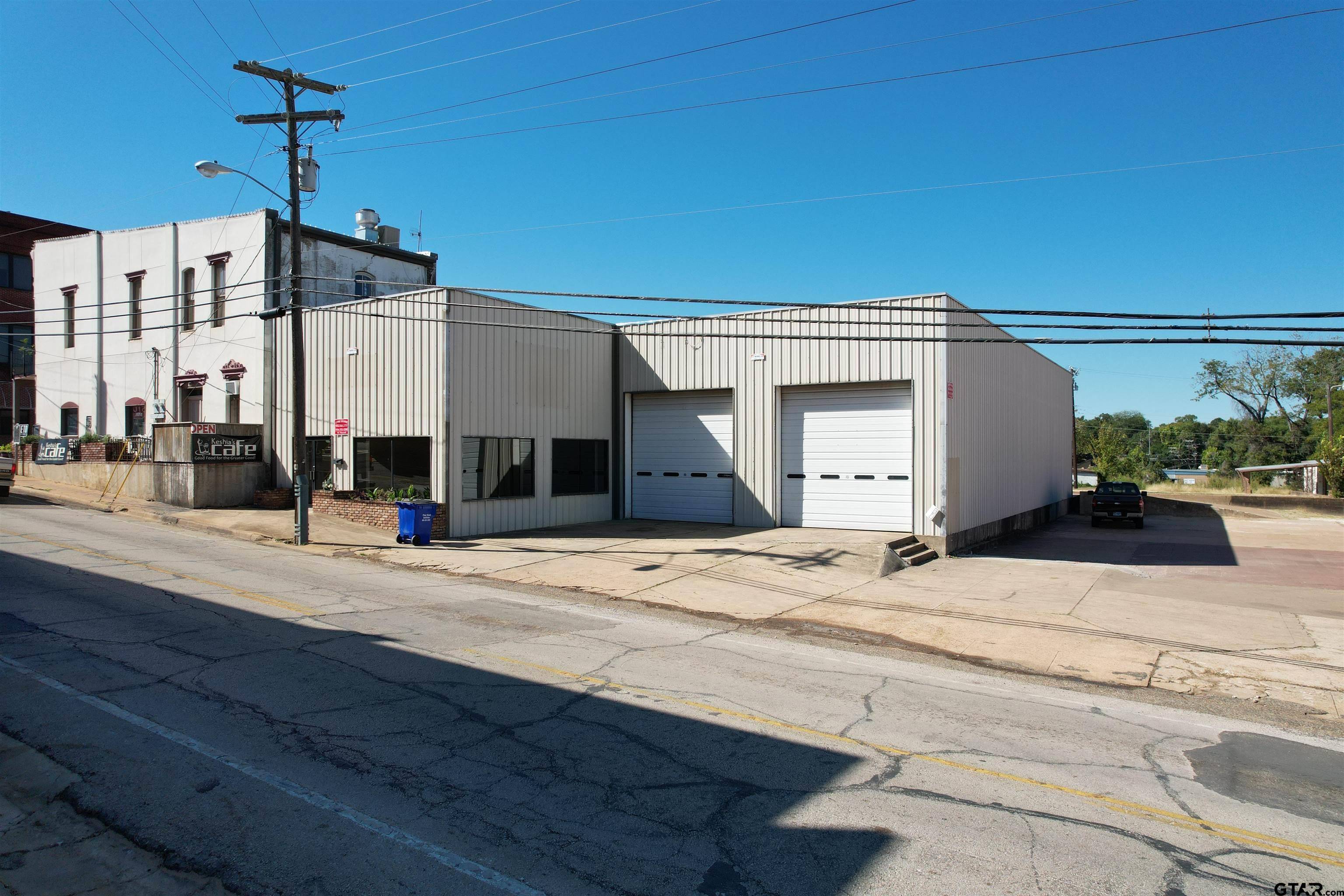 105 N 4th Street, Crockett, TX 75835