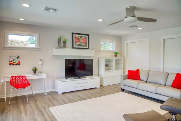 Palestine, TX 75801,1007 Hilltop Dr