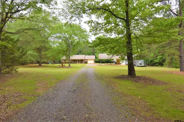 1653 Chaparral Rd, Gilmer, TX 75645