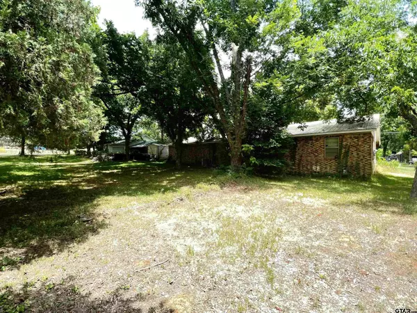 101 South, Jacksonville, TX 75766