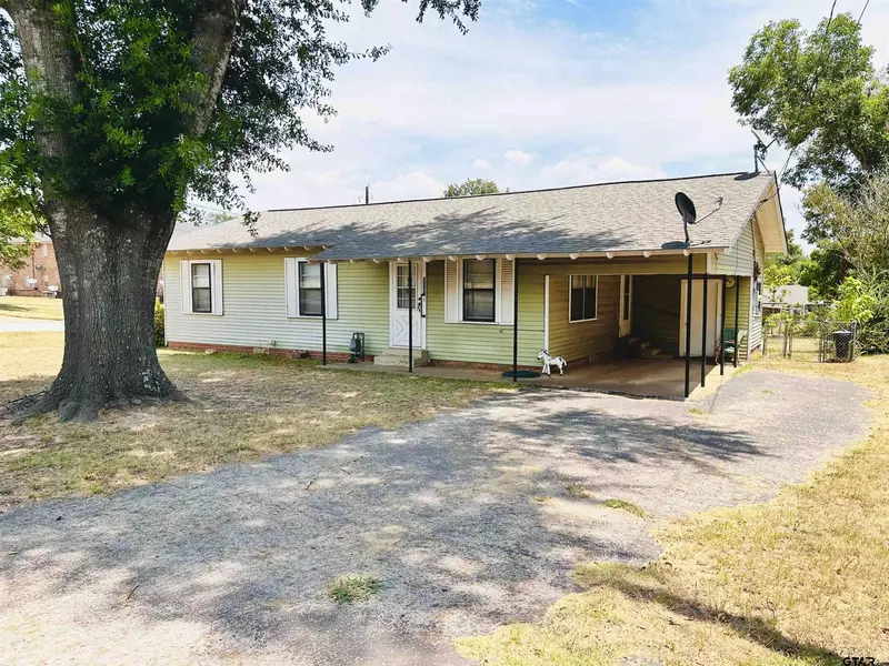 530 N Francis, Frankston, TX 75763