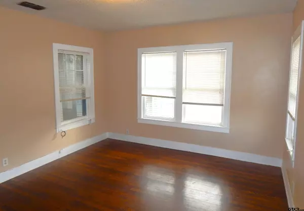 Tyler, TX 75702,502 S Fannin #201