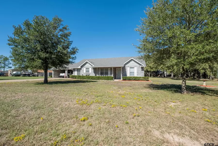 491 Westshore Dr, Wills Point, TX 75169