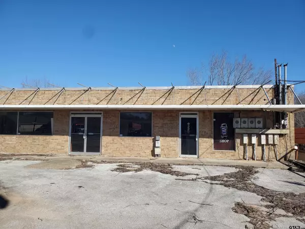 910 S Main, Lindale, TX 75771