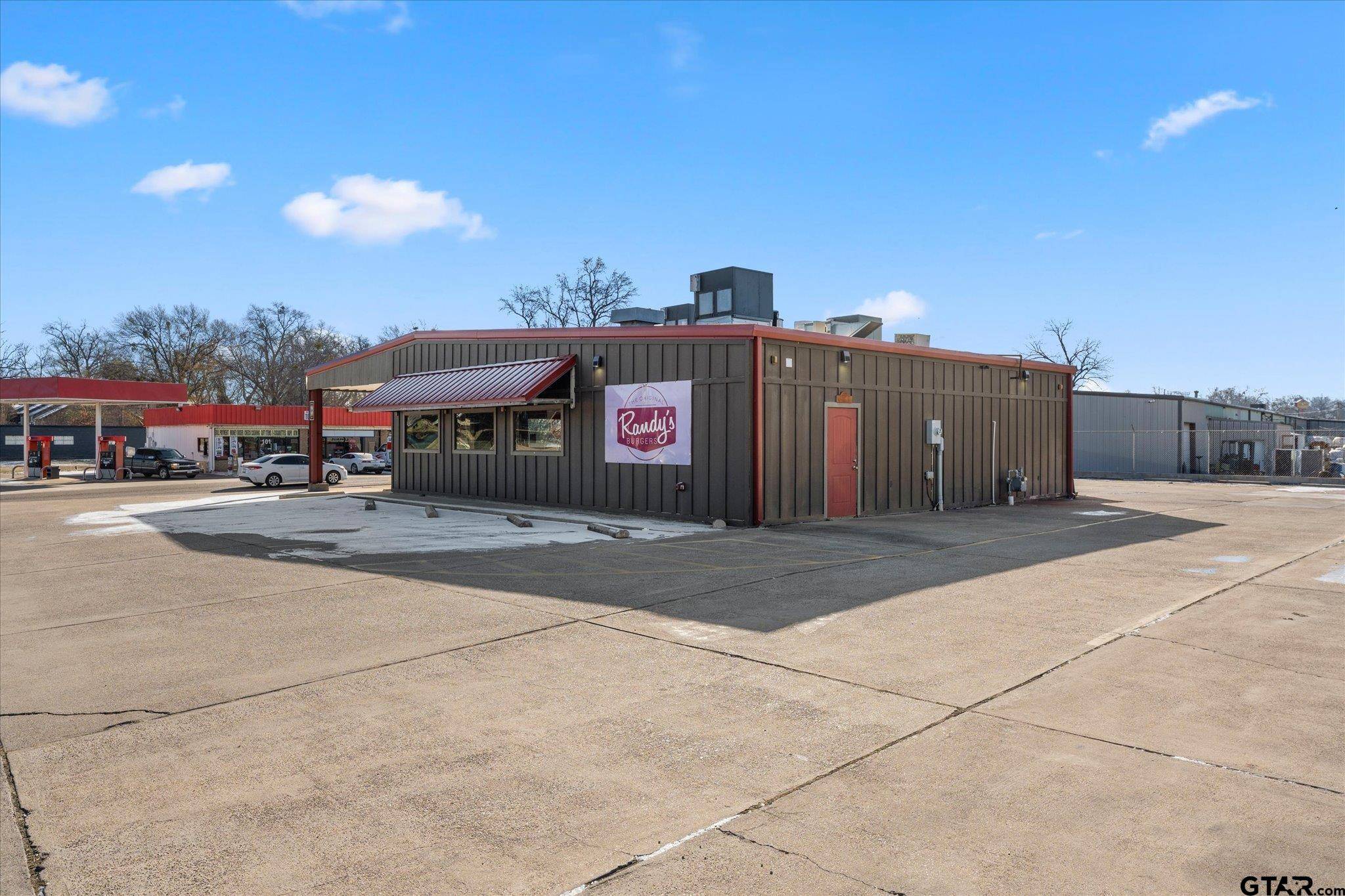 100 S Edwards, Mt Pleasant, TX 75455