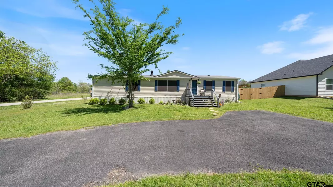 530 N Larson, Grand Saline, TX 75140