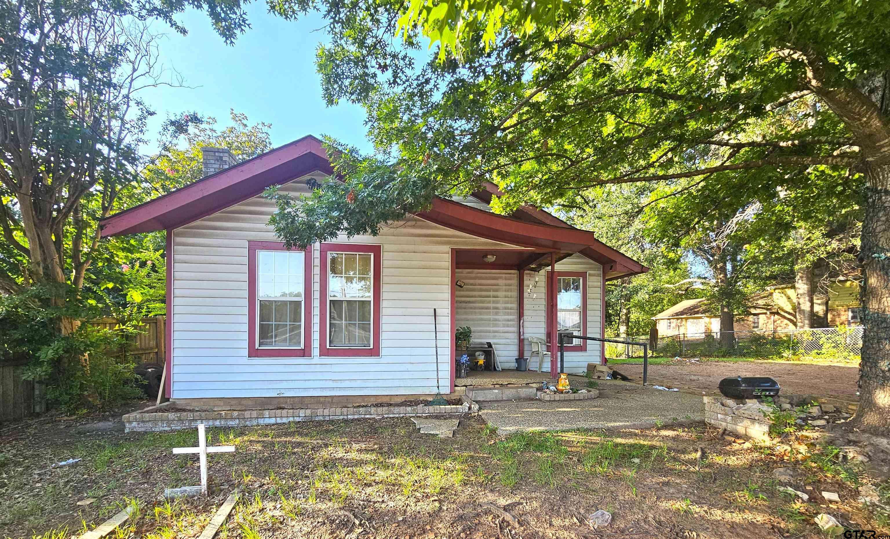 607 W Duval St, Troup, TX 75789