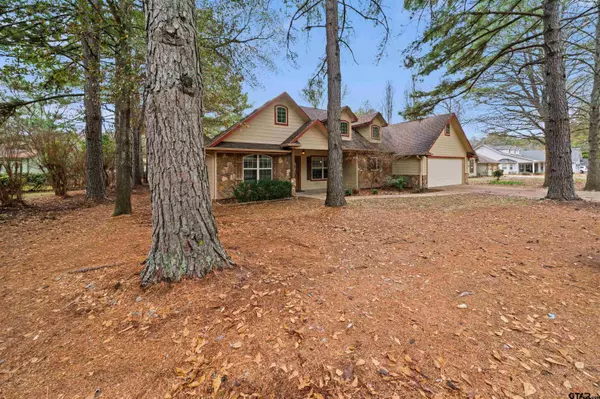 Holly Lake Ranch, TX 75765,656 N GREEN MEADOW TRAIL