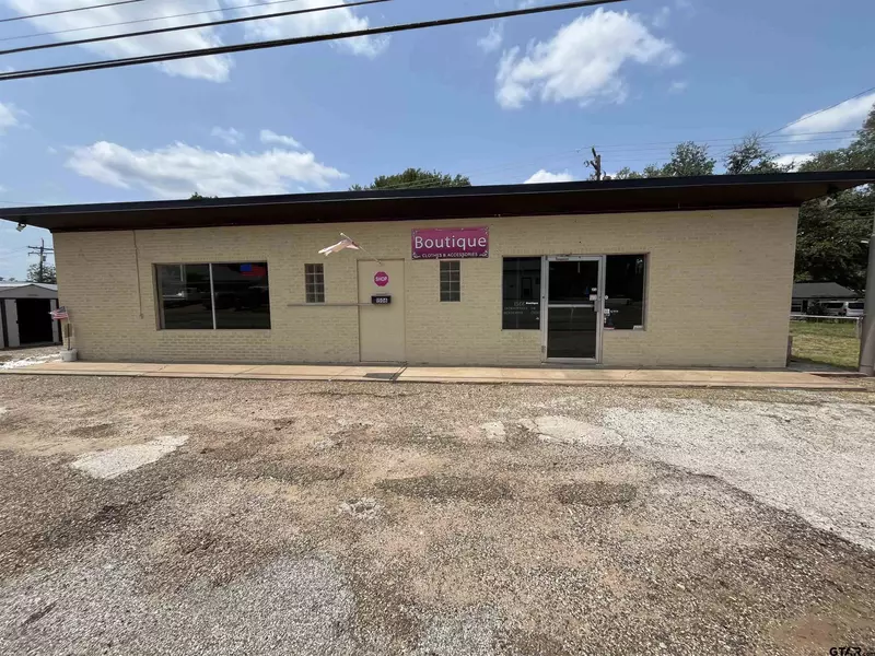 1506 Jacksonville Dr, Henderson, TX 75654