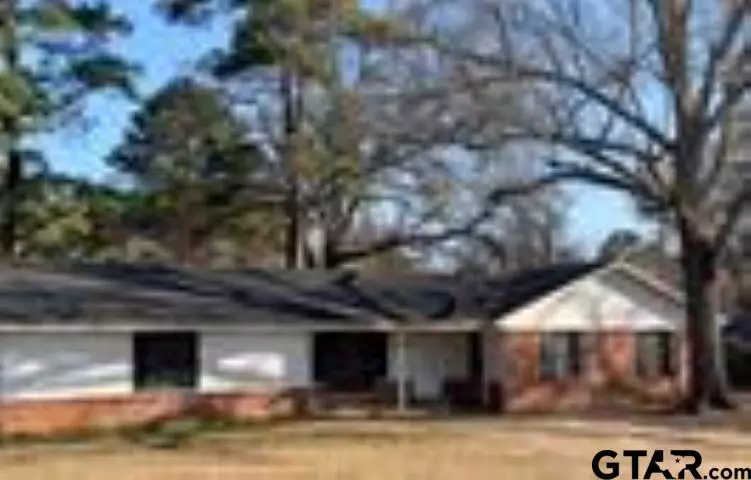 901 Cliff St, Quitman, TX 75783