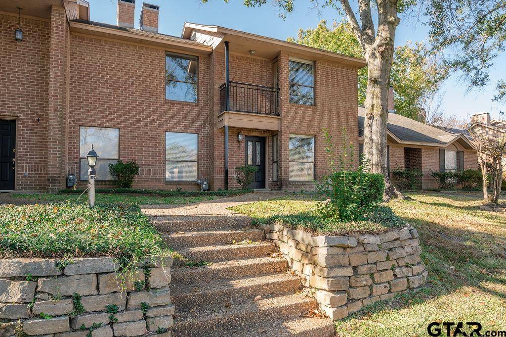 5821 Hollytree Drive, Tyler, TX 75703