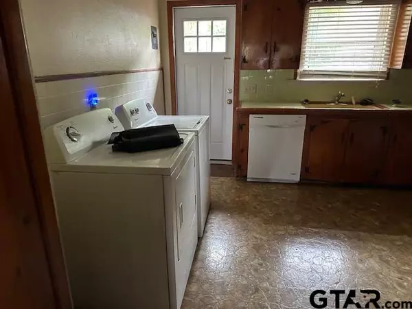 Tyler, TX 75701,330 W Charnwood St