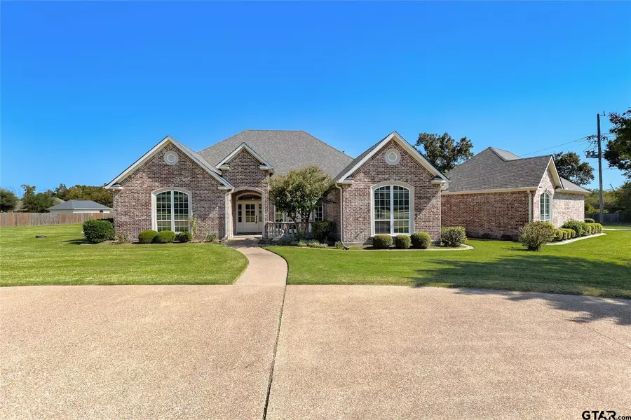 400 Briarwood Place, Sulphur Springs, TX 75482