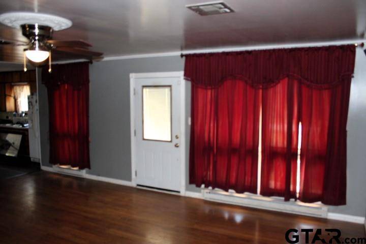 Arp, TX 75750,307 Lowry St