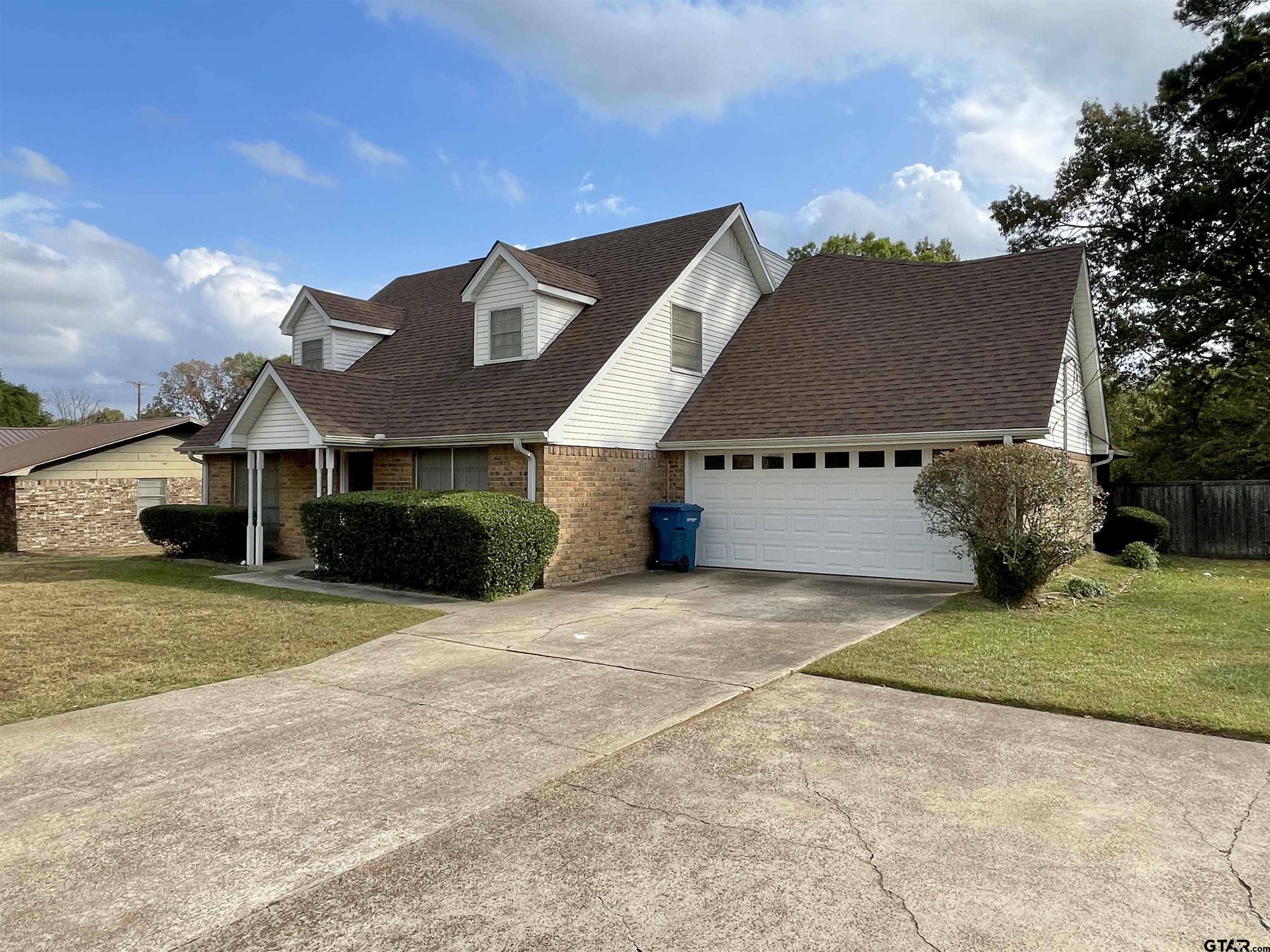 512 E Magnolia,  Mount Pleasant,  TX 75455