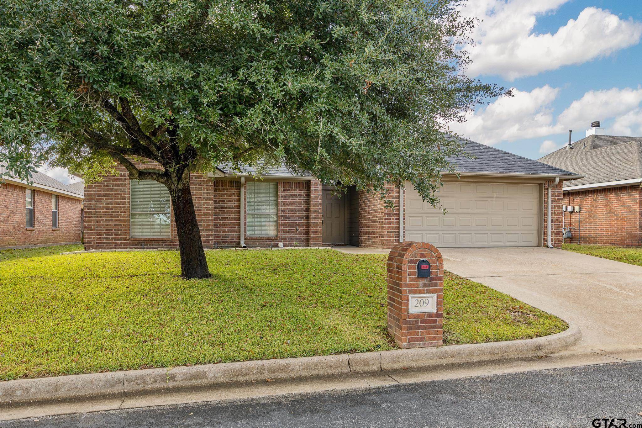 209 Cass Cir, Flint, TX 75762