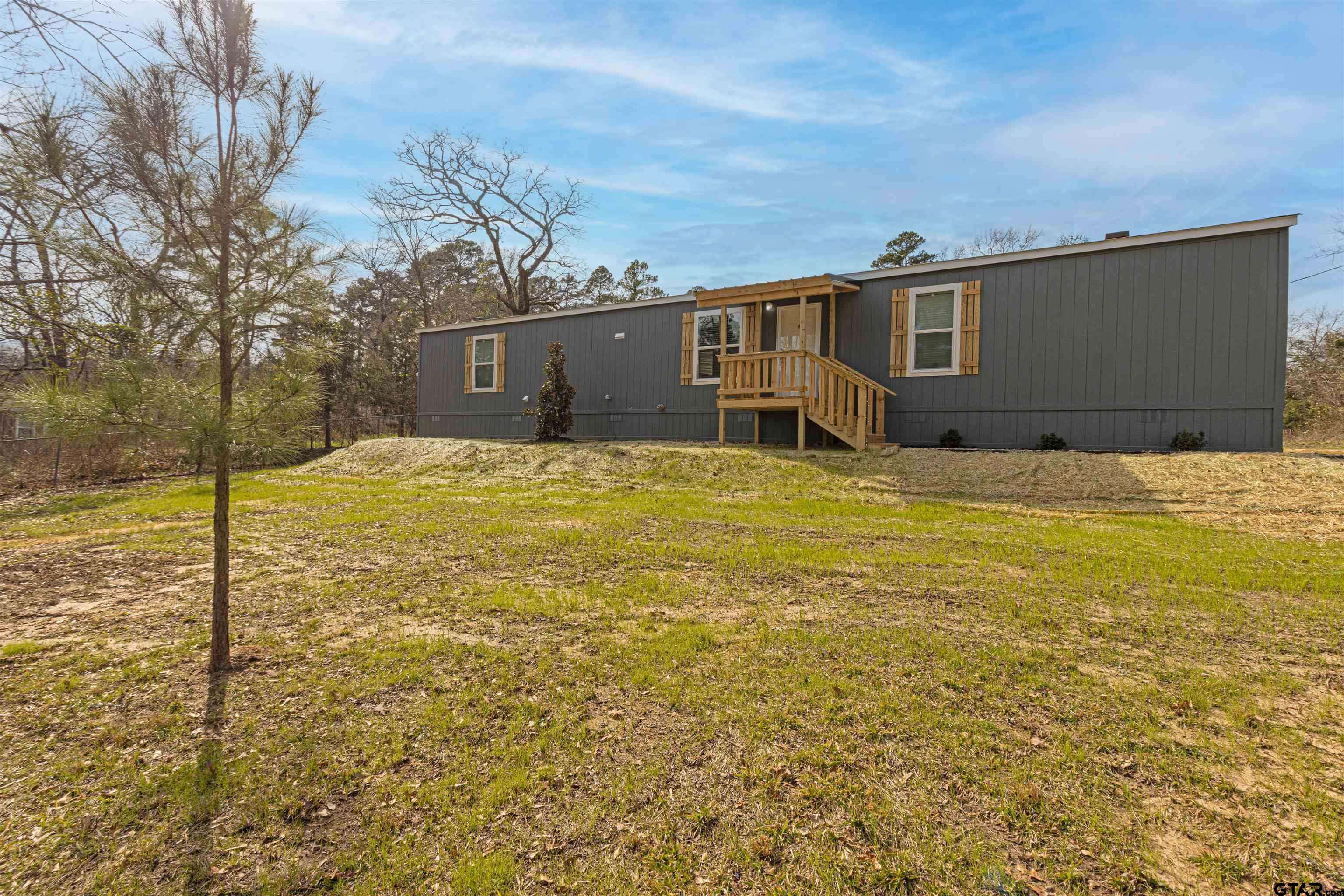 7376 Forest Hill Dr, Frankston, TX 75763