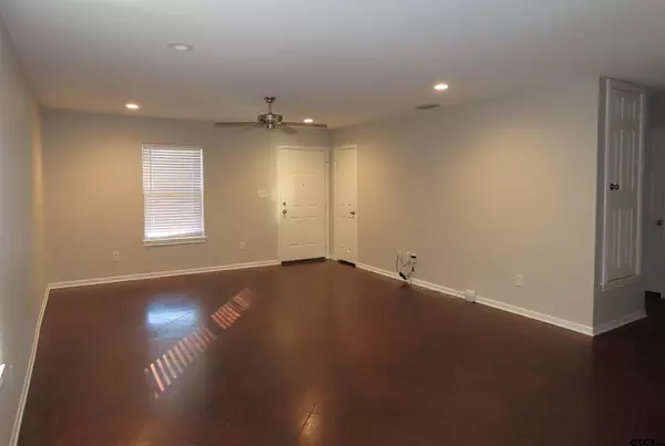 Whitehouse, TX 75791,800 Fleetwood