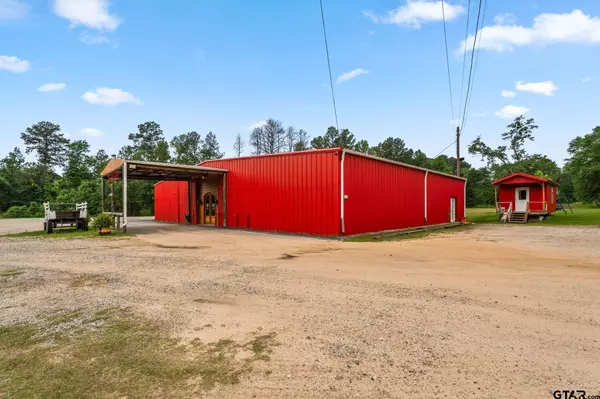 515 S RAILROAD ST., Troup, TX 75789