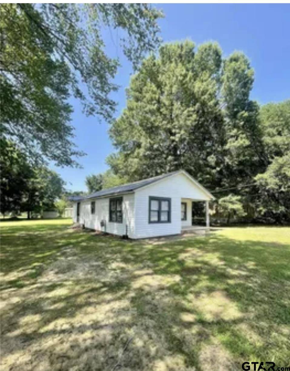 530 Birch St, Maud, TX 75567