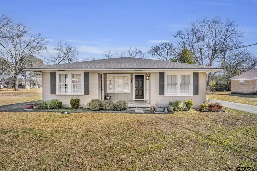 209 Bounds Street, Carthage, TX 75633