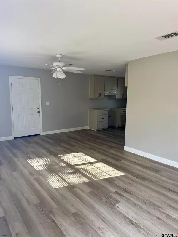 Pittsburg, TX 75686,301 Fairview