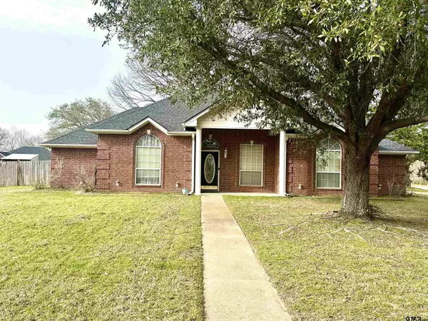 807 Brownwood Circle, Lindale, TX 75771