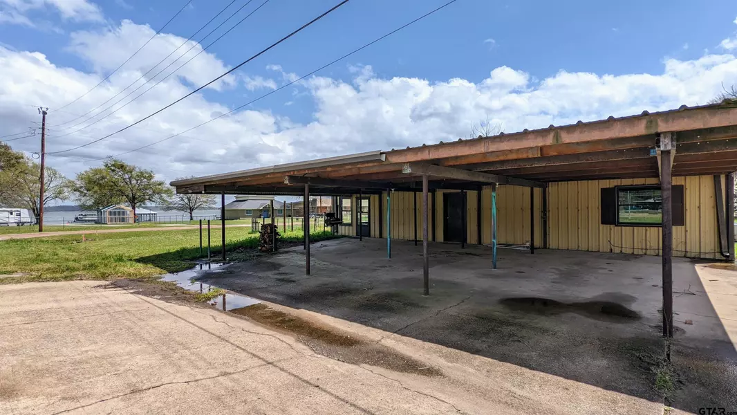 4584 Sunrise, Chandler, TX 75758