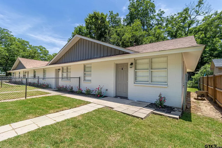 302 Braziel St., Lindale, TX 75771