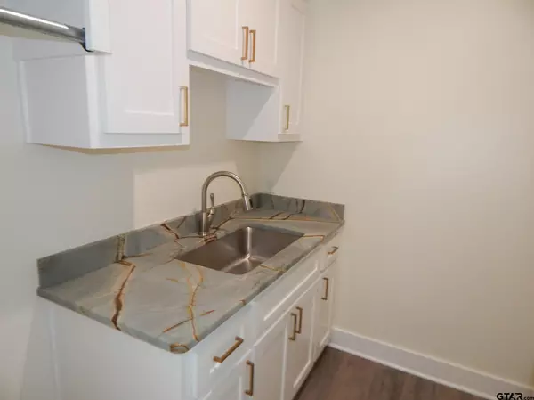 Gilmer, TX 75645,121 INDIAN ROCK RD