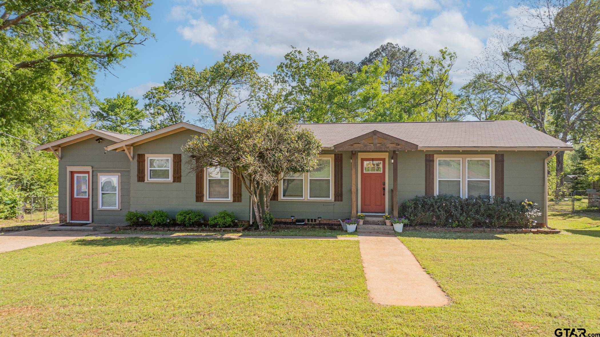1219 E First, Hughes Springs, TX 75656