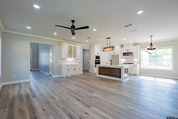 14835 Fallow Ln, Lindale, TX 75706