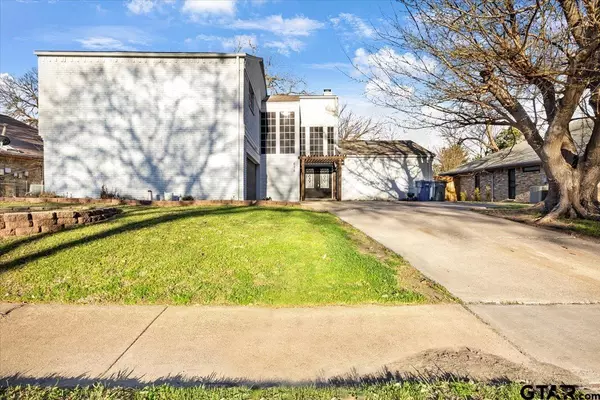 625 Pebblecreek Dr., Garland, TX 75040