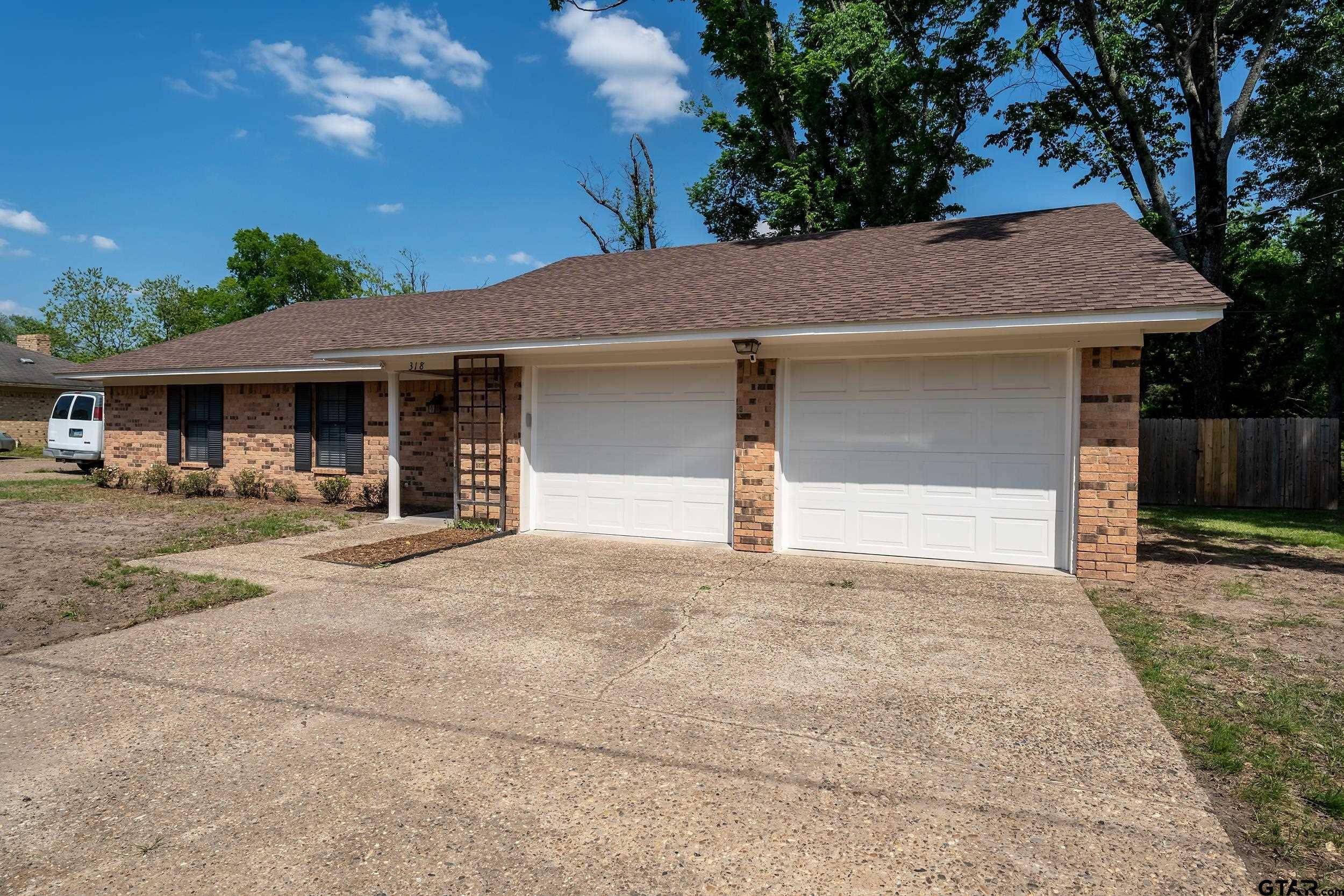 318 Mt Sylvan St, Lindale, TX 75771