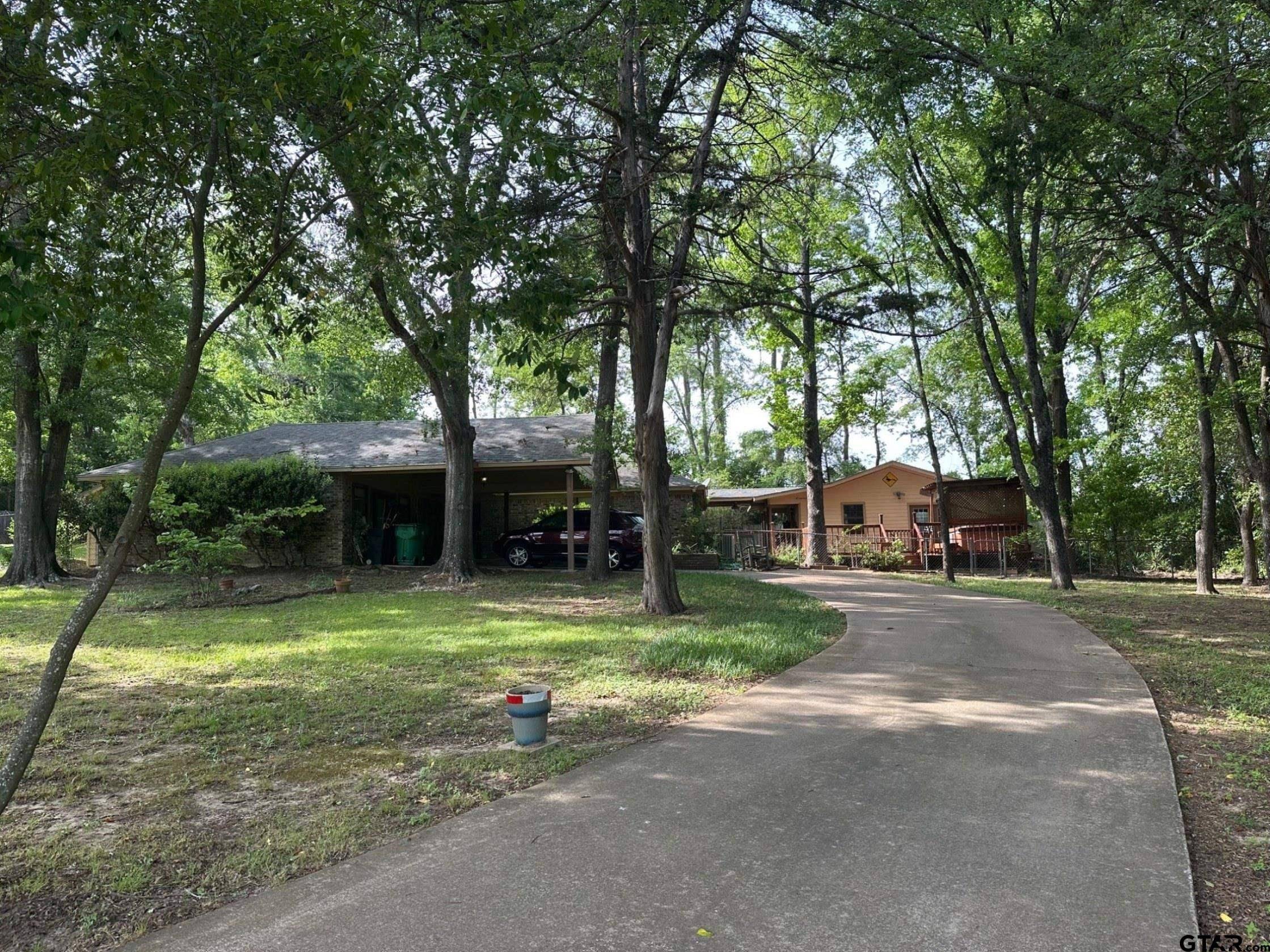 103 Longhorn Drive, Palestine, TX 75801