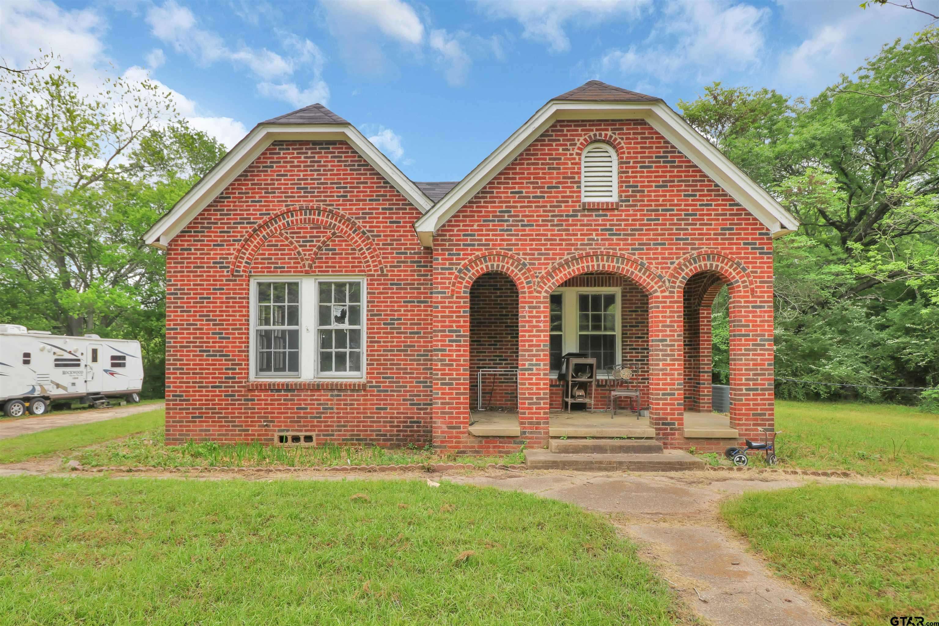 449 Crockett Street, Rusk, TX 75785