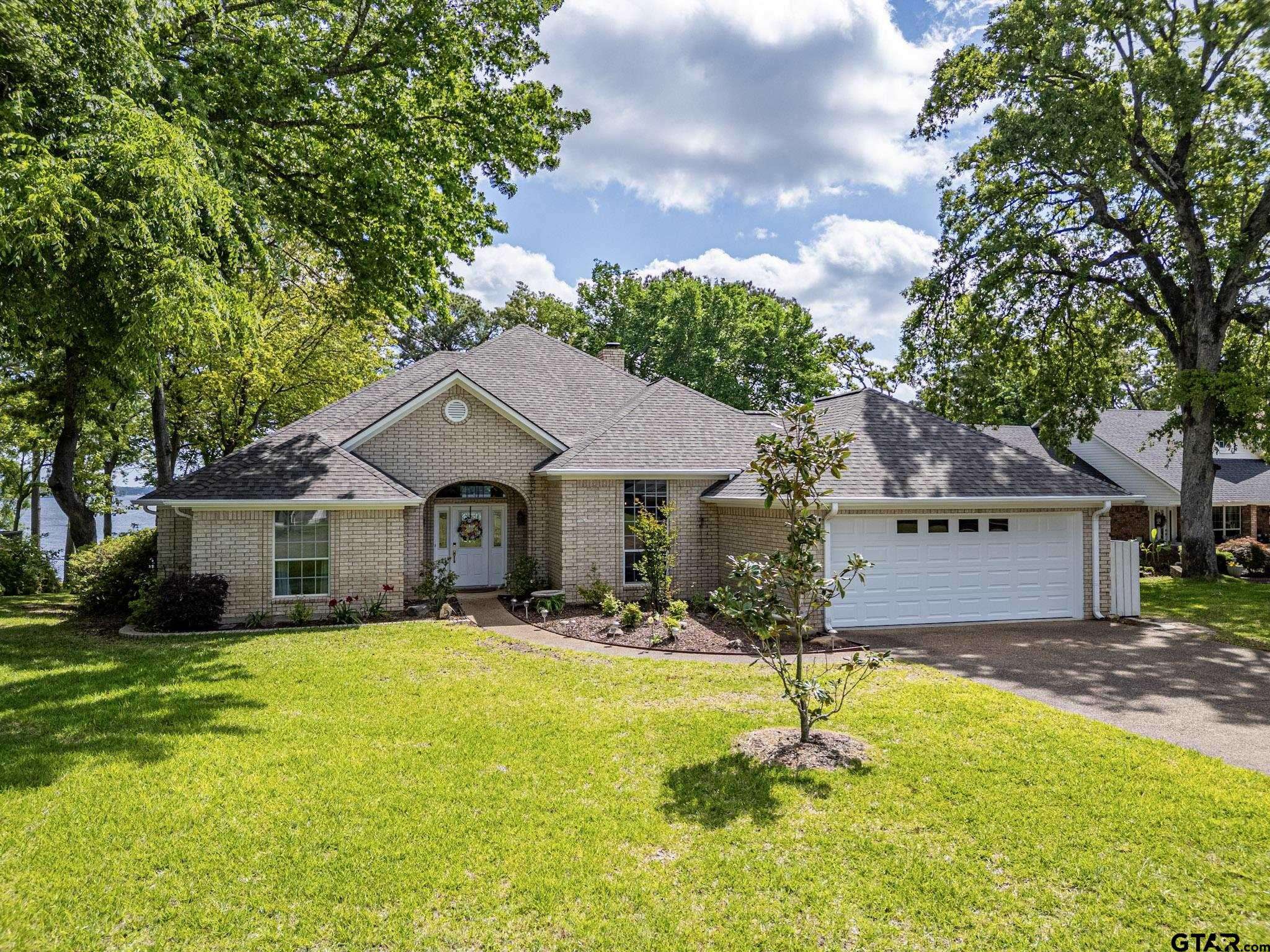 22770 Diamond Bay Dr, Frankston, TX 75763