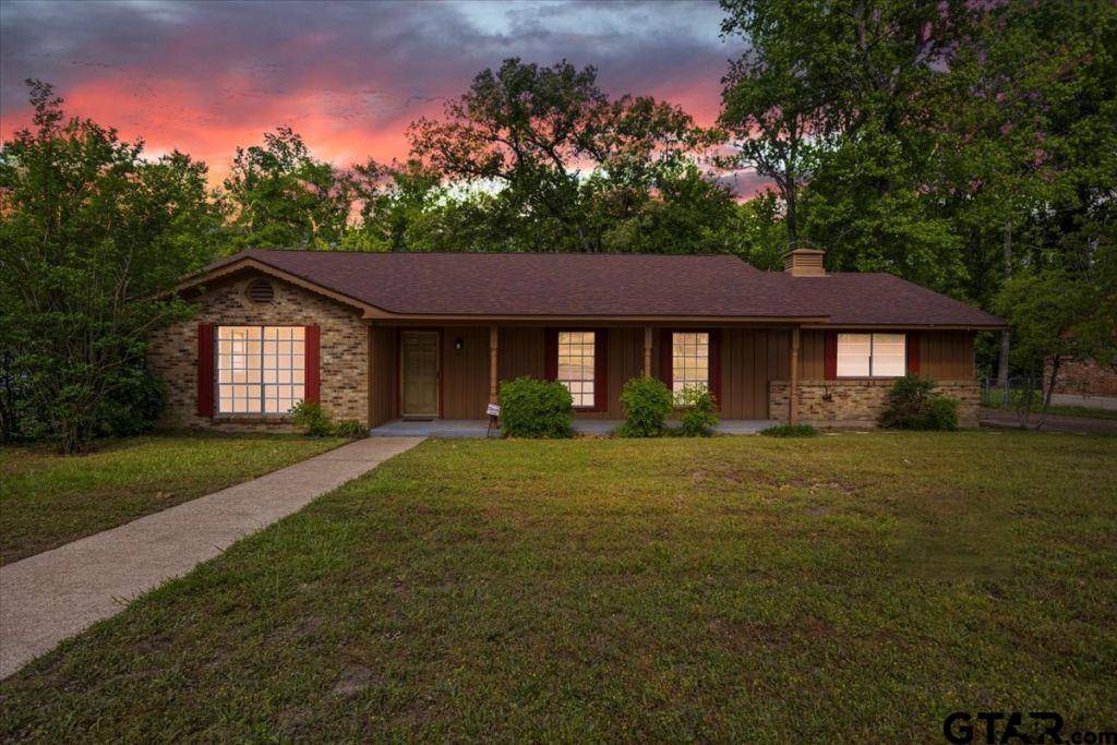 2932 Orr Dr, Tyler, TX 75702