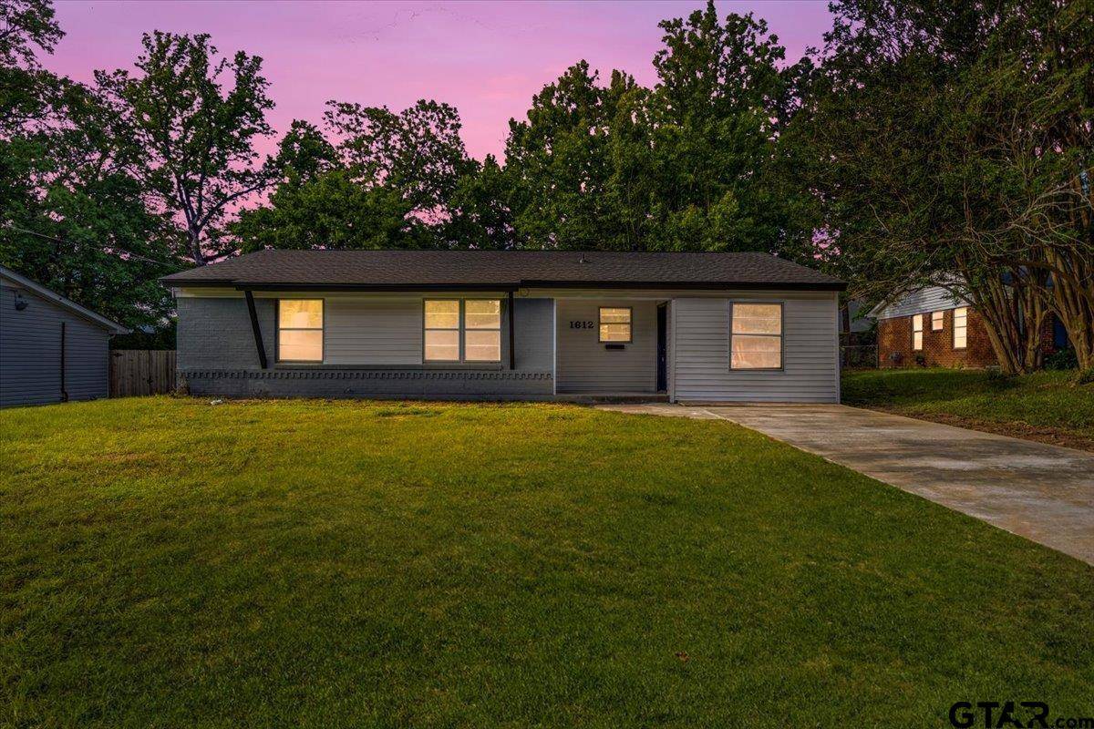 1612 Woodland Hills Dr, Tyler, TX 75701