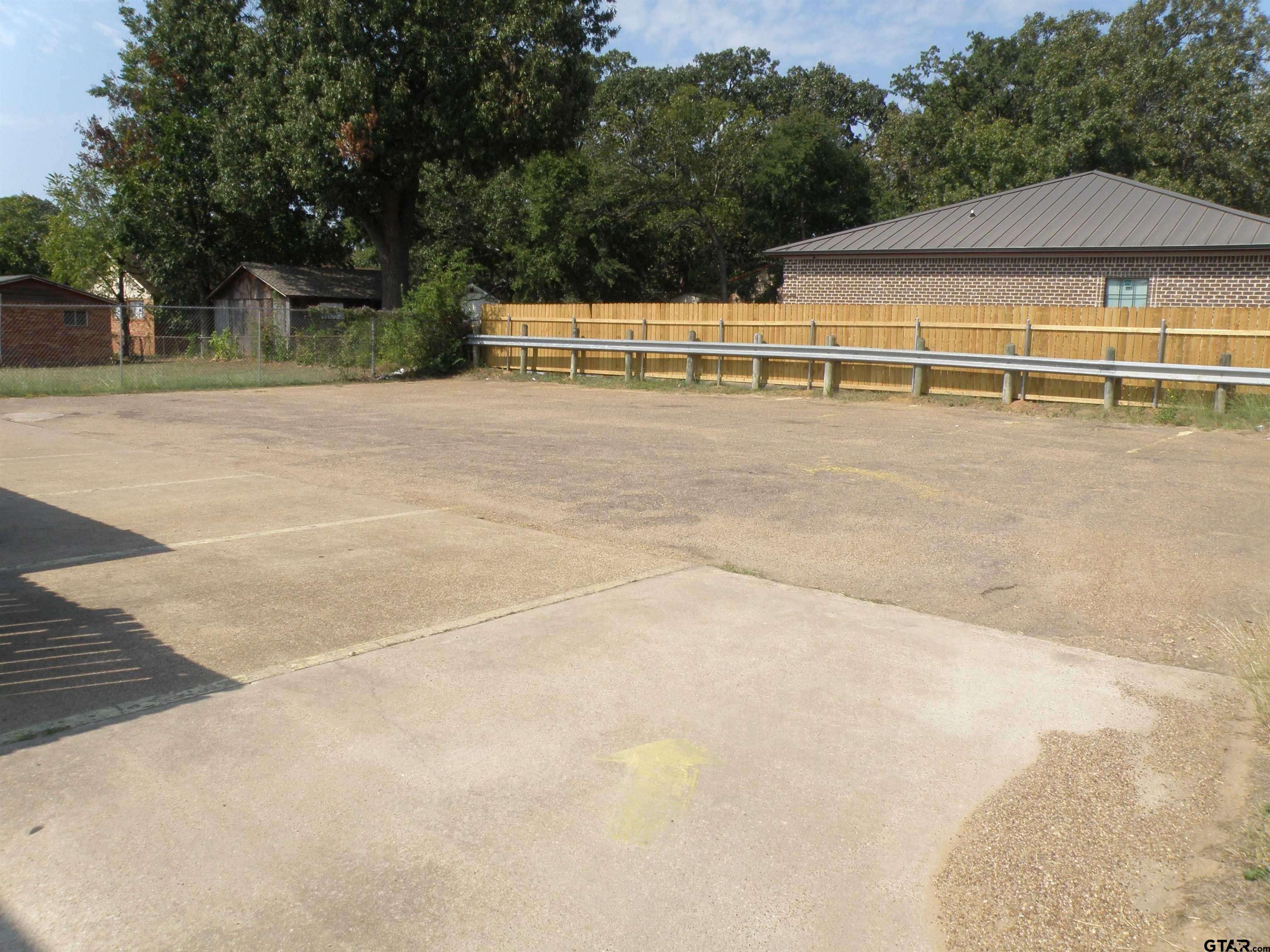 Palestine, TX 75801,2503 W Oak