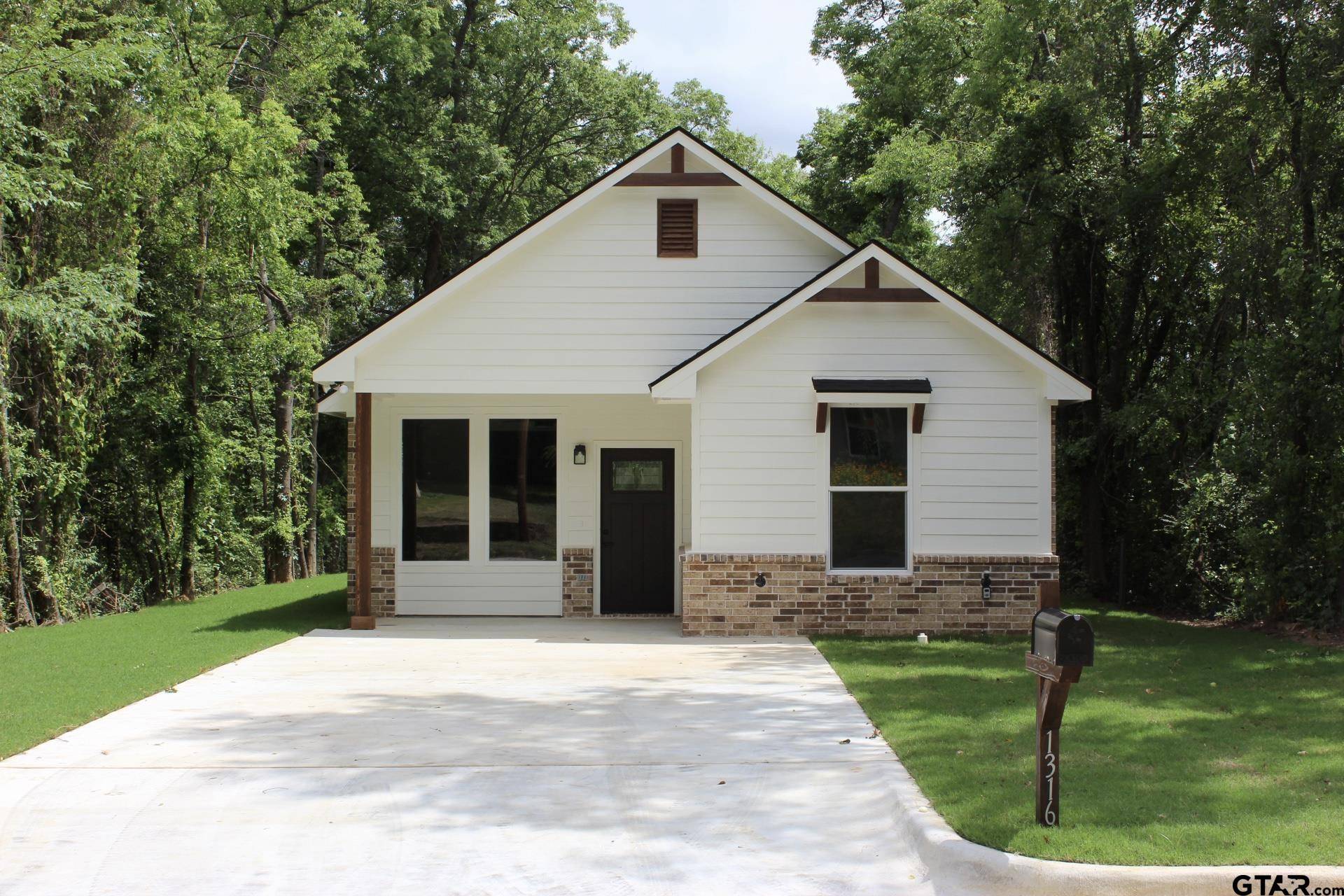 1316 Claude, Tyler, TX 75702